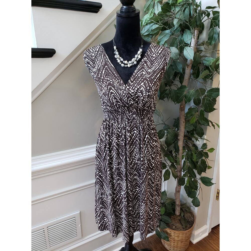 Kenneth Cole Sheath Dress Women's Medium Black White Geo Print Smocked Pleated